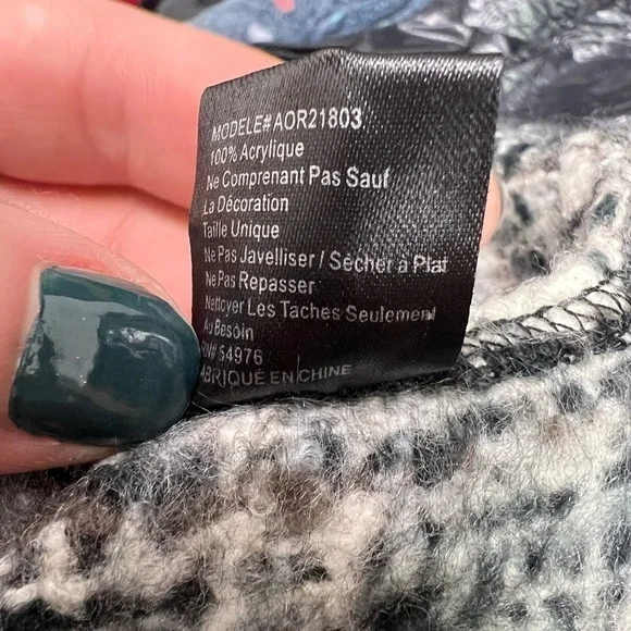 D&Y Gray Oversized Sweater Poncho OS - Picture 8 of 8